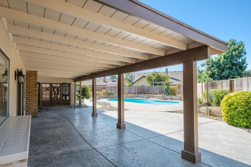 Image 36 of property listing at 8507 N Akron Avenue, Fresno, CA 93720