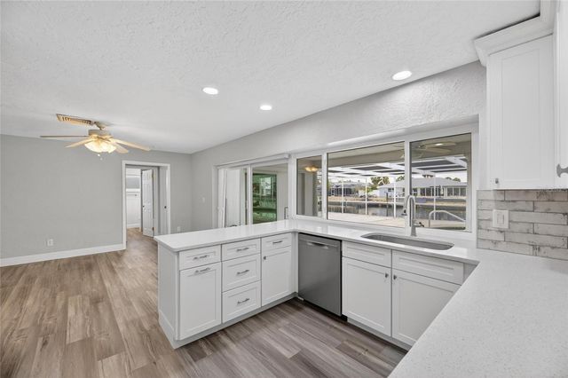 6305 COTTONWOOD LANE, Apollo Beach, FL 33572