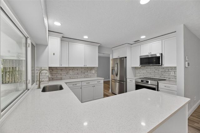 6305 COTTONWOOD LANE, Apollo Beach, FL 33572