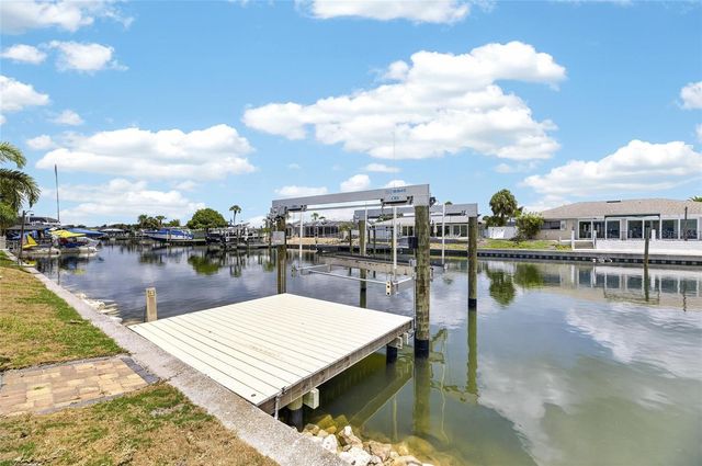 6305 COTTONWOOD LANE, Apollo Beach, FL 33572