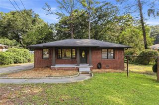 1300 Waverly Dr, Forest Park, GA 30297