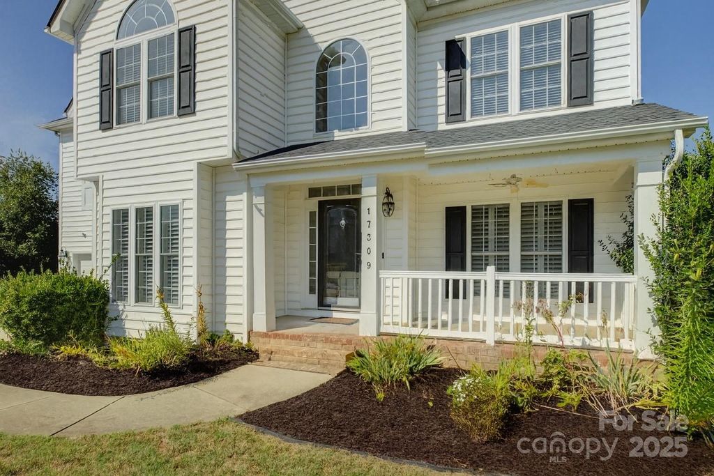 17309 Knoxwood Drive, Huntersville, NC 28078