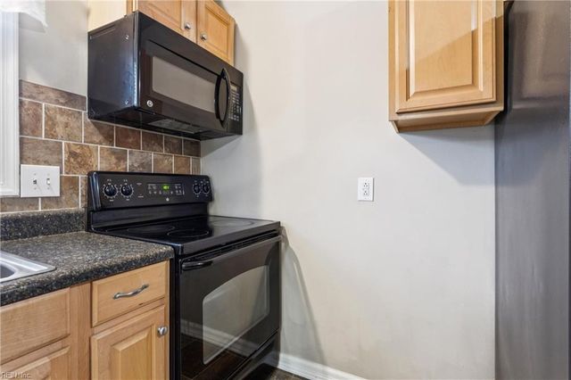 628 Decatur ST, Newport News, VA 23605