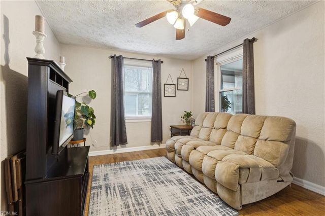 628 Decatur ST, Newport News, VA 23605