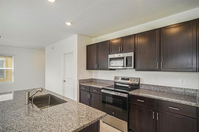 2871 SILVER SCALLOP LOOP, Wimauma, FL 33598