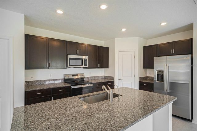 2871 SILVER SCALLOP LOOP, Wimauma, FL 33598