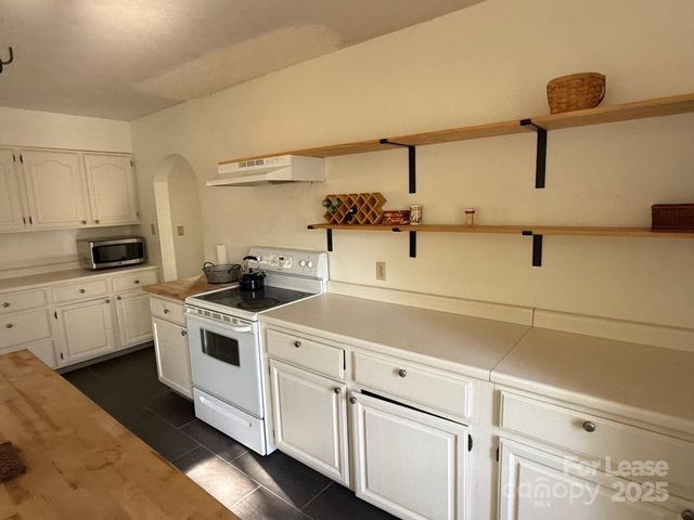 15 Pruitt Street, Asheville, NC 28806