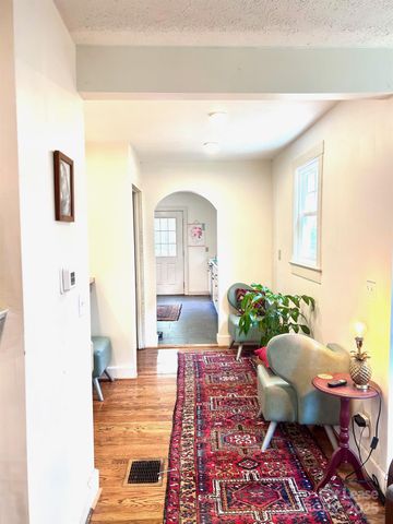 15 Pruitt Street, Asheville, NC 28806