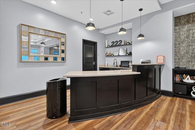 222 Glenwood Avenue 212, Raleigh, NC 27603