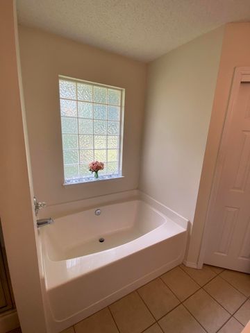 2800 Pinnacle Point Drive Drive, Crestview, FL 32539