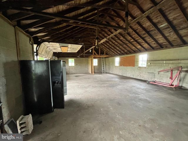 240 UNIVERSITY RD, Lincoln University, PA 19352