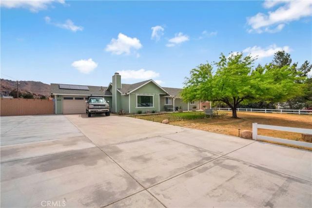 17133 Mesquite Rd, Apple Valley, CA 92307