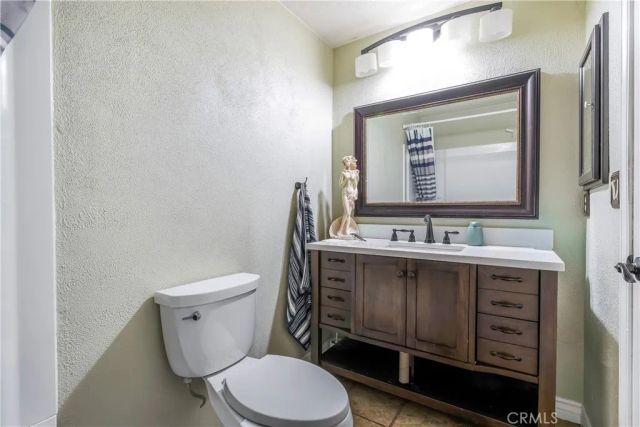 17133 Mesquite Rd, Apple Valley, CA 92307