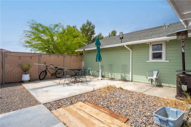 17133 Mesquite Rd, Apple Valley, CA 92307