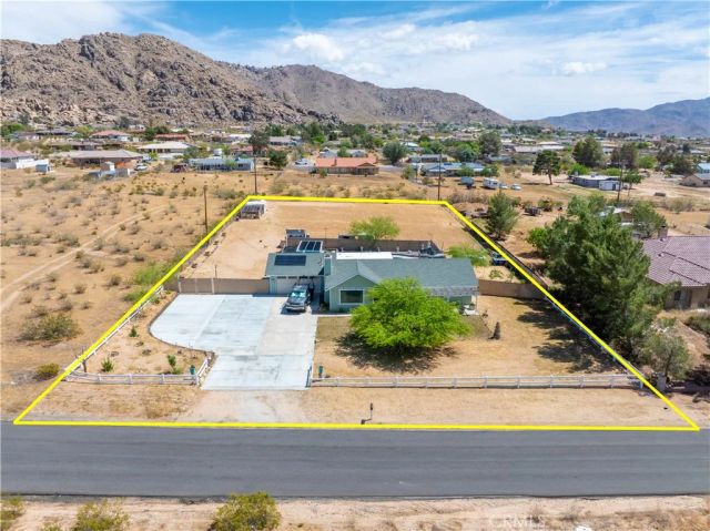 17133 Mesquite Rd, Apple Valley, CA 92307