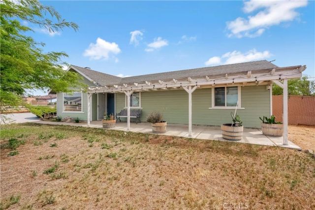 17133 Mesquite Rd, Apple Valley, CA 92307