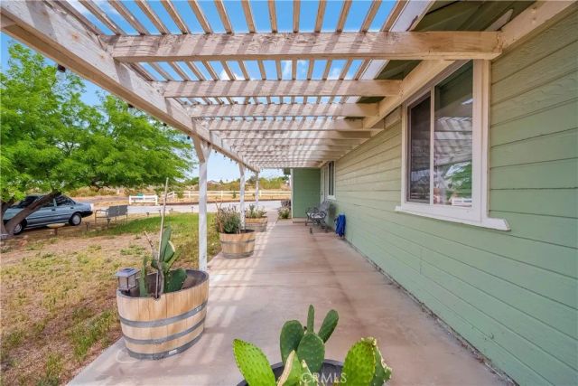 17133 Mesquite Rd, Apple Valley, CA 92307