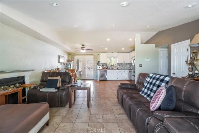 17133 Mesquite Rd, Apple Valley, CA 92307