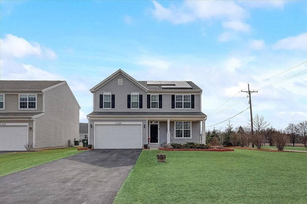 1329 Mcintosh Drive, Mundelein, IL 60060