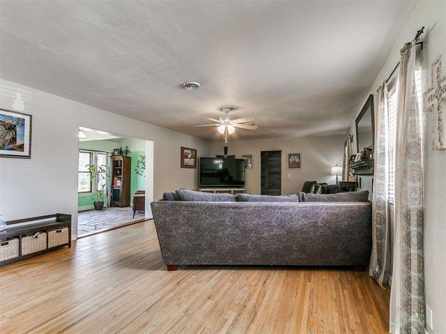 1127 S Reno Avenue, El Reno, OK 73036