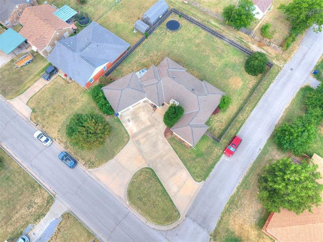 1127 S Reno Avenue, El Reno, OK 73036