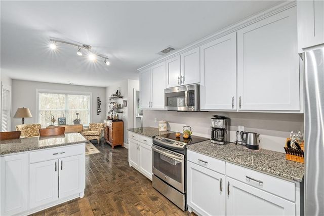 393 Linwood Drive, Demorest, GA 30535