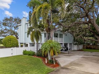 405 CHARLESTON AVENUE, Crystal Beach, FL 34681