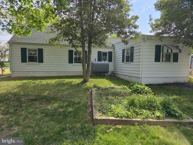993 GRAVEL PIKE, Palm, PA 18070