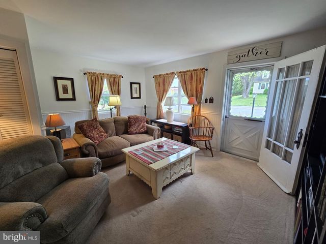 993 GRAVEL PIKE, Palm, PA 18070