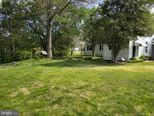 993 GRAVEL PIKE, Palm, PA 18070