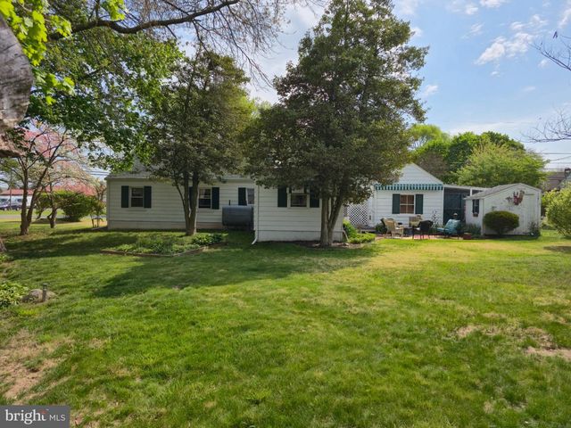 993 GRAVEL PIKE, Palm, PA 18070