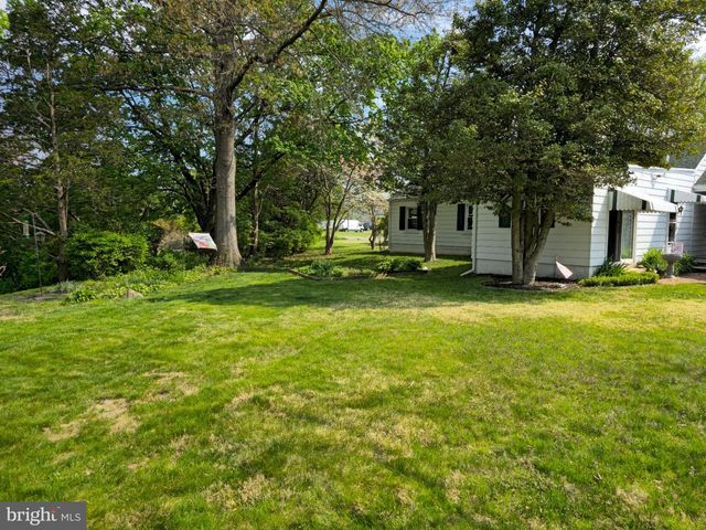 993 GRAVEL PIKE, Palm, PA 18070
