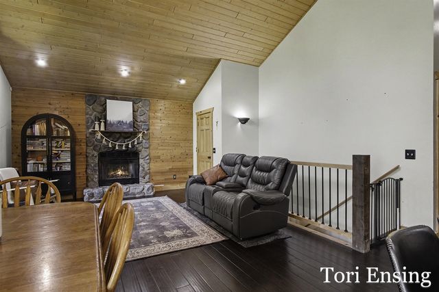 15400 Meddler Avenue, Gowen, MI 49326