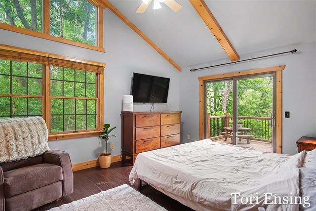 15400 Meddler Avenue, Gowen, MI 49326