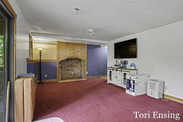 15400 Meddler Avenue, Gowen, MI 49326