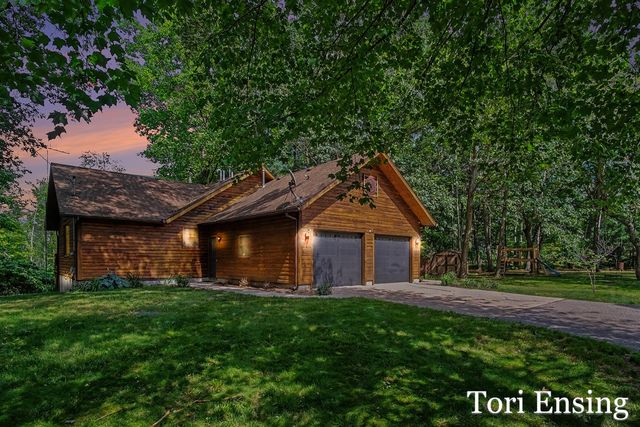 15400 Meddler Avenue, Gowen, MI 49326