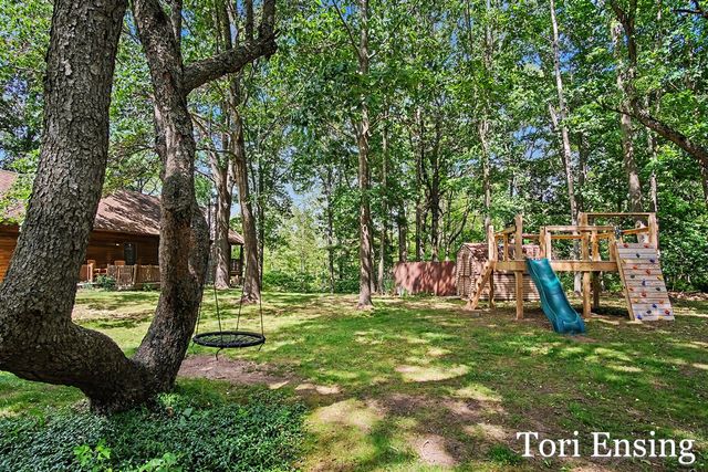 15400 Meddler Avenue, Gowen, MI 49326