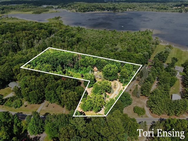 15400 Meddler Avenue, Gowen, MI 49326