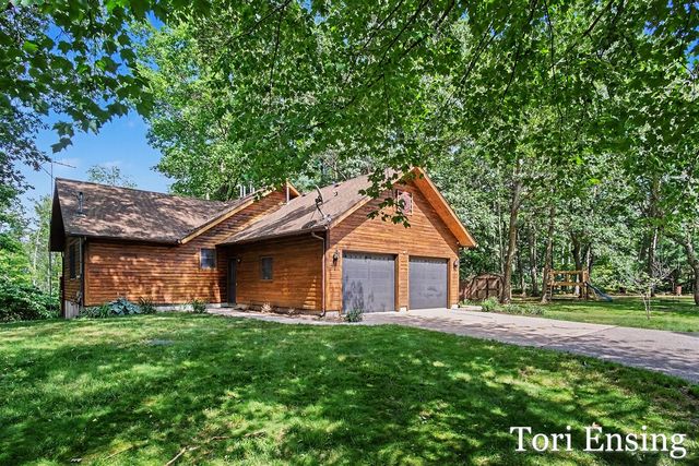 15400 Meddler Avenue, Gowen, MI 49326