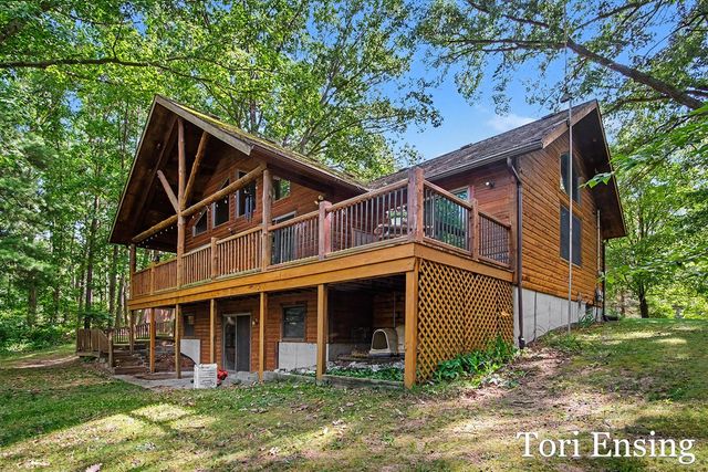 15400 Meddler Avenue, Gowen, MI 49326