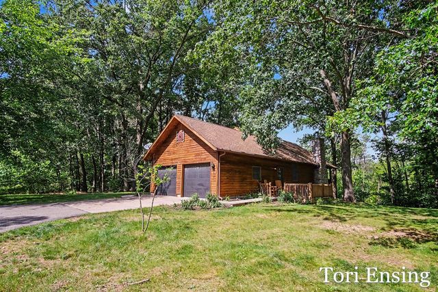 15400 Meddler Avenue, Gowen, MI 49326