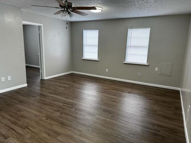 717 6th Street, San Leon, TX 77539