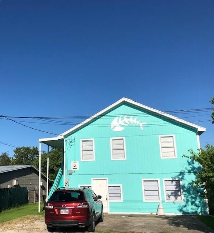 717 6th Street, San Leon, TX 77539