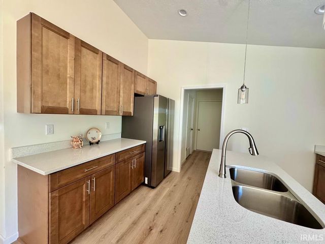 9505 W Arch Street, Yorktown, IN 47396