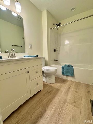 9505 W Arch Street, Yorktown, IN 47396