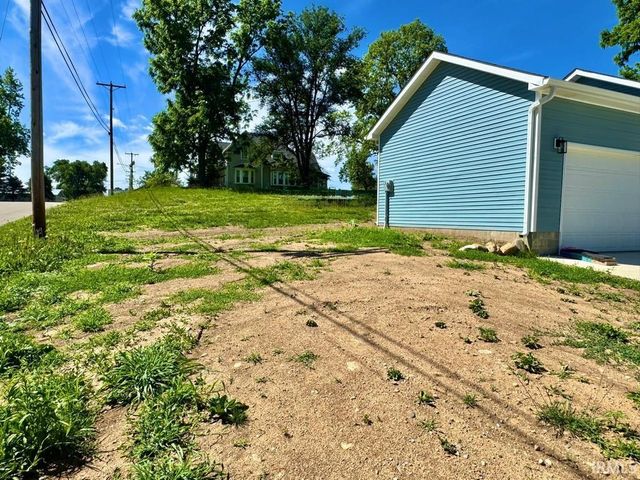 9505 W Arch Street, Yorktown, IN 47396