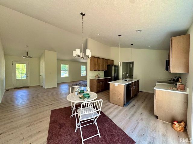 9505 W Arch Street, Yorktown, IN 47396