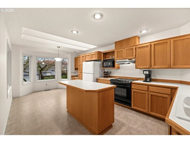 5696 WINDFIELD Loop, Lake Oswego, OR 97035