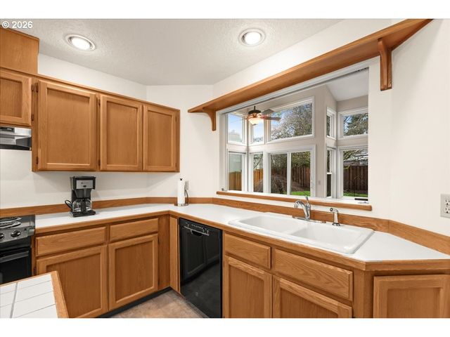 5696 WINDFIELD Loop, Lake Oswego, OR 97035