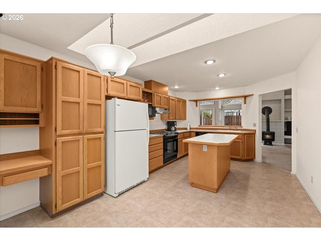 5696 WINDFIELD Loop, Lake Oswego, OR 97035